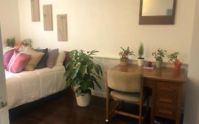 Quiet-Comfy 3 Bedroom House On A Tree Lined Street In Kitsilano